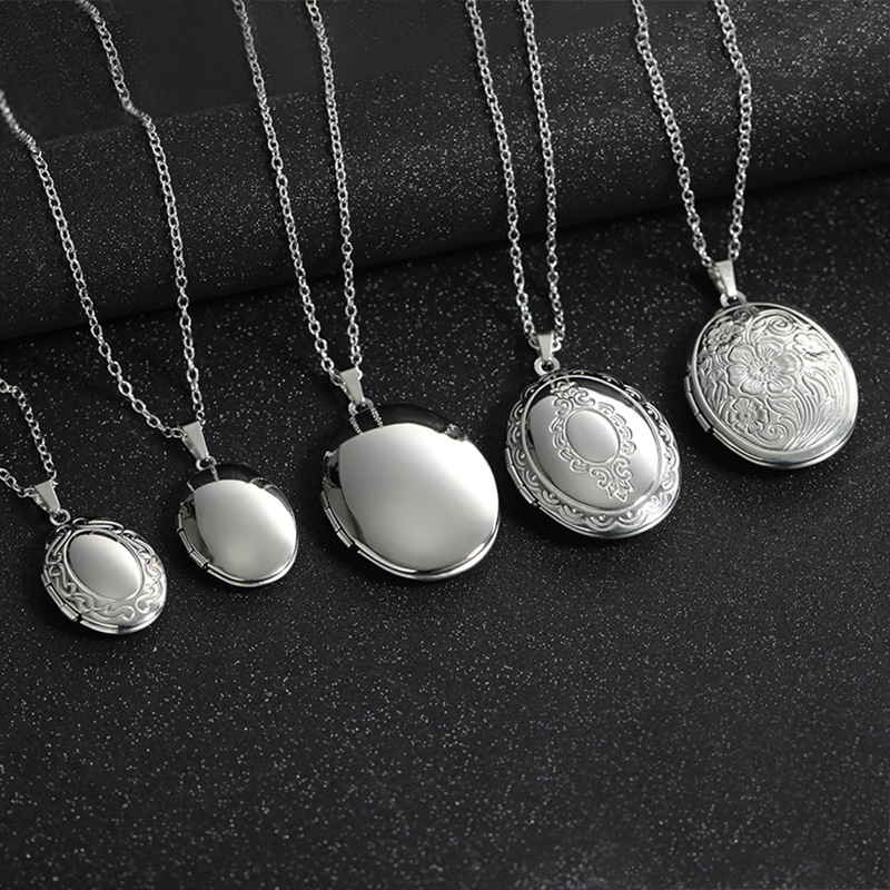 Heart Locket Necklace Photo - ヴィンテージシルバーカラーの開閉可能なオーバル型・スクエア型・ハート型の彫刻入り花柄ストライプロケットネックレス、シックなフォトフレーム付きステンレススチールネックレス