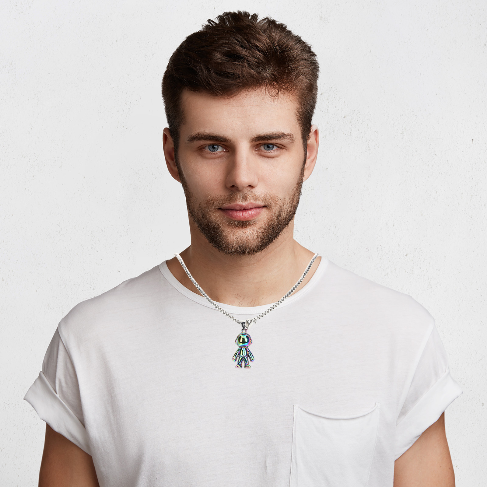 宇宙飛行士のチャームが付いた、お揃いのペアネックレス。磁石式 - Magnetic Couple Matching Necklaces のレビューと価格