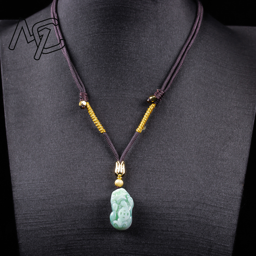 天然ビルマ産エメラルドピーグリーン翡翠貔貅マネーペンダントネ - Necklaces のレビューと価格