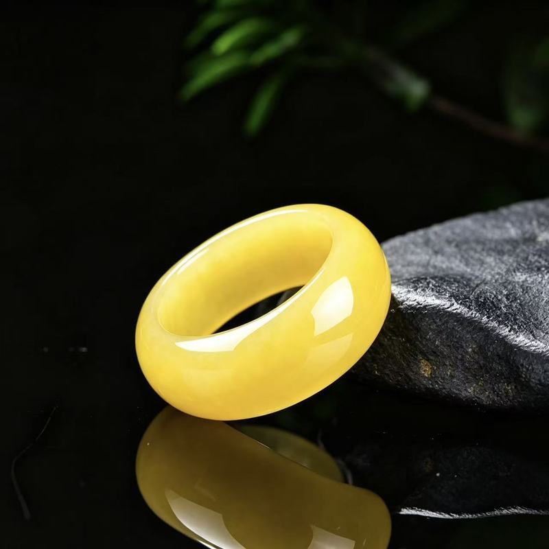 純正A級ジェダイトリング、鮮やかな黄色と豊かな色彩、精巧な翡 - Rings のレビューと価格