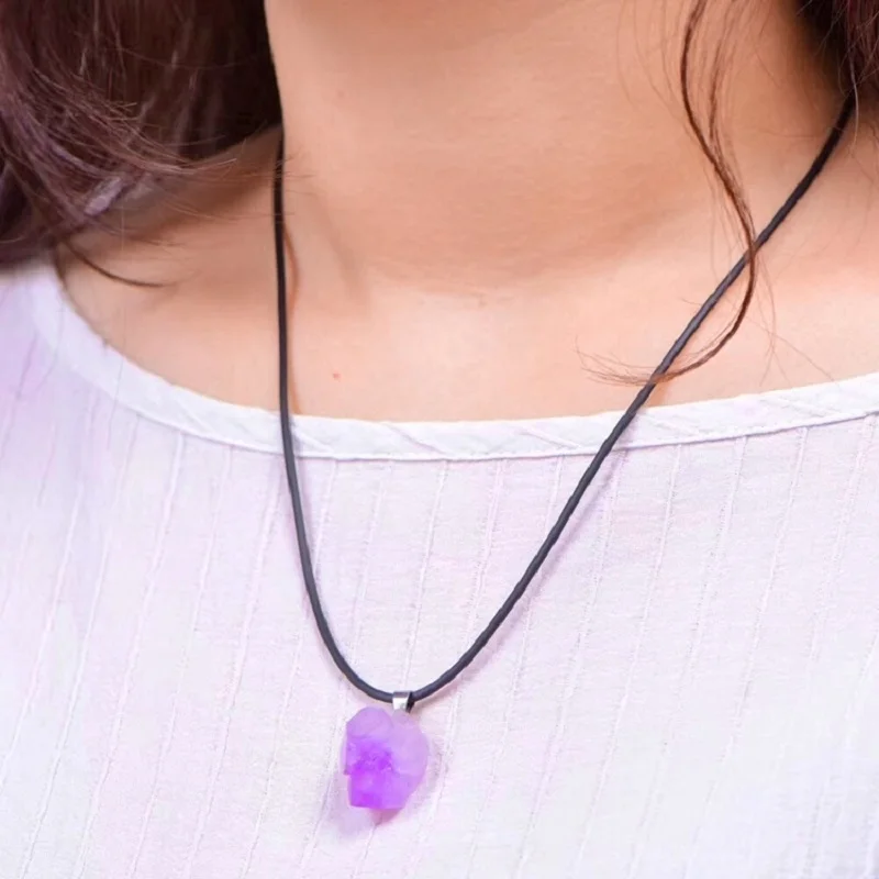 天然アメジストフラワーネックレスレイキヒーリングストーン不規 - Crystal Pendant Necklace Natural Stone のレビューと価格