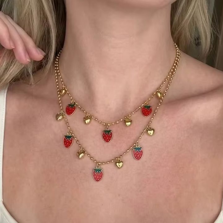 女性向けの、甘い赤いチェリーとイチゴのハート型ペンダントネッ - Layered Pendant Necklace Aesthetic のレビューと価格